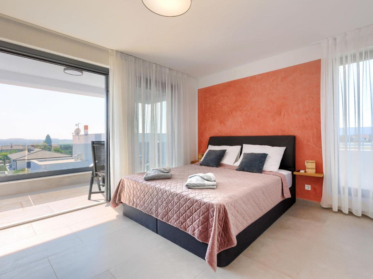 Mi By Interhome Pula
